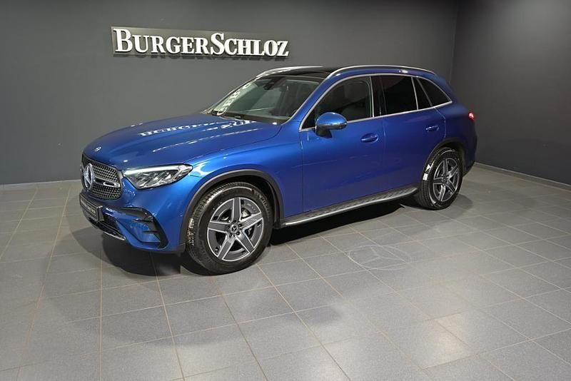 Gebraucht Mercedes GLC300 AMG 258 PS (189 kW) 2024 Metalliclack spektralblau SUV