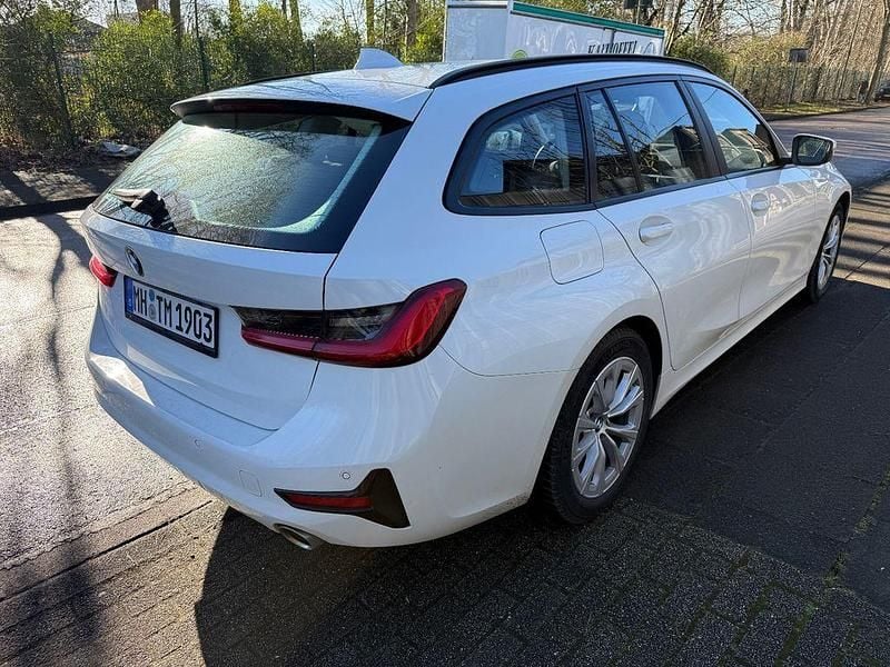 Gebraucht BMW 318 156 PS (114 kW) 2020 Weiß Kombi