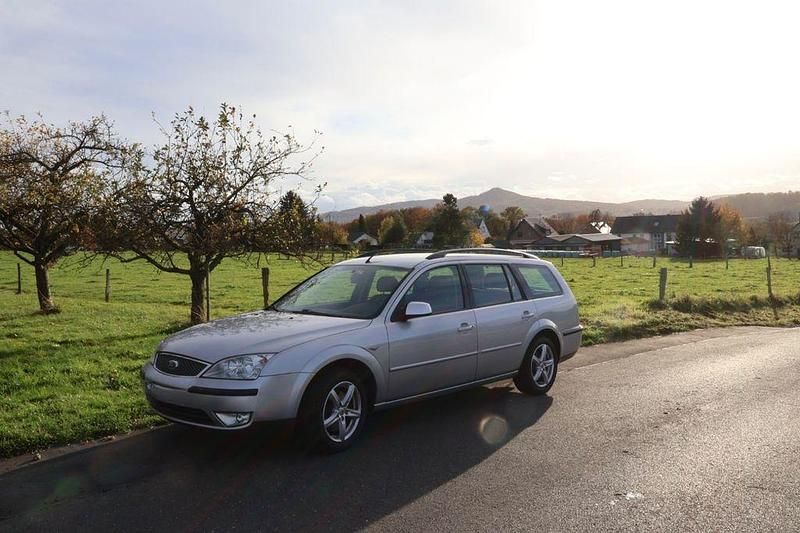 Gebraucht Ford Mondeo 145 PS (106 kW) 2005 Silber Limousine
