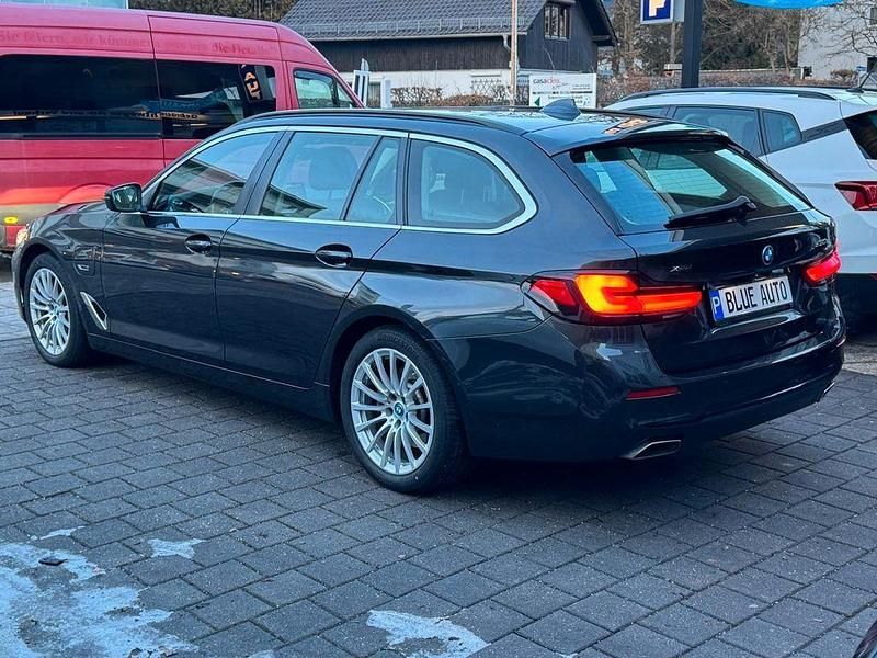 Gebraucht BMW 530e 292 PS (214 kW) 2021 Grau Limousine