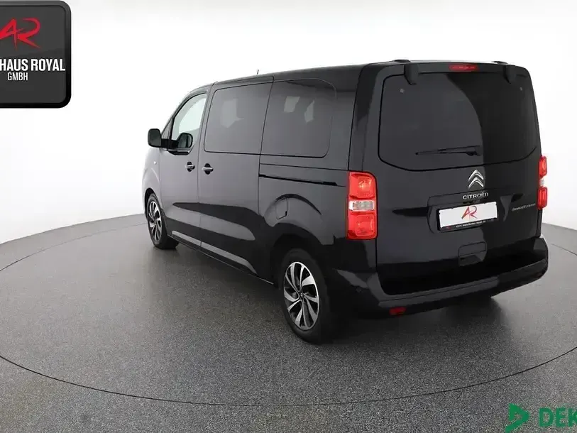 Käytetty Citroën Jumpy Shine 179 HP (131 kW) 2018 Musta Tila-auto