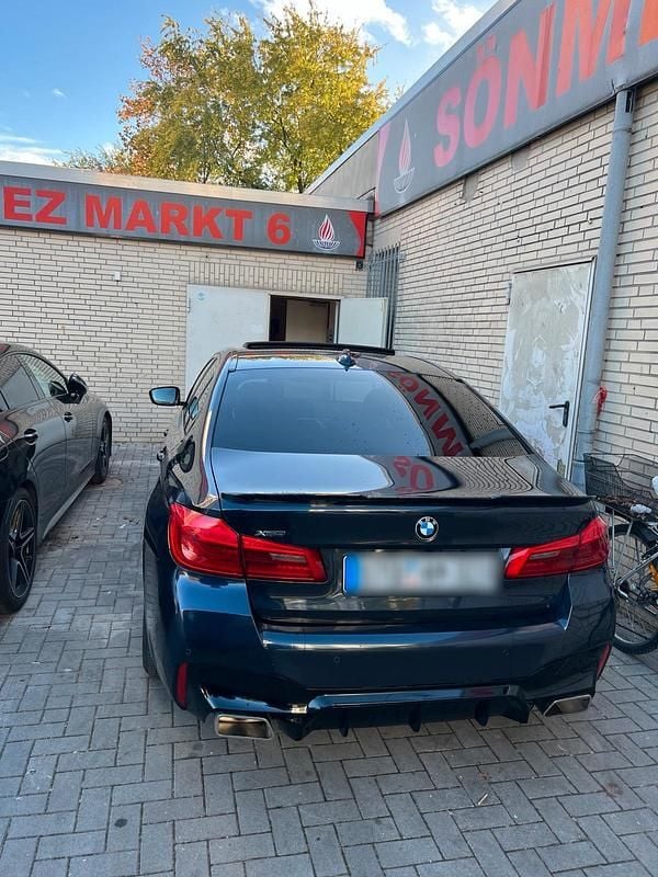 Blau Gebraucht 2017 BMW 520 Limousine | 20.000 € (Superpreis) - Bild 1/4