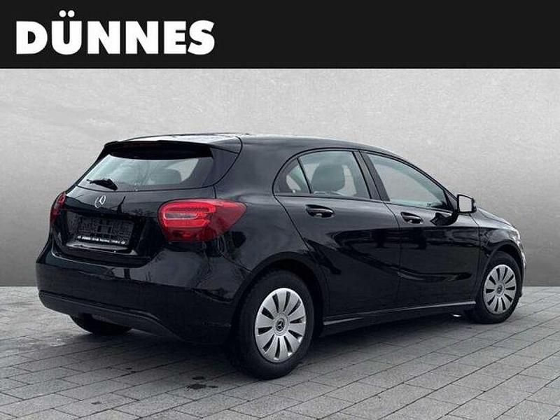 Gebraucht Mercedes A160 110 PS (80 kW) 2018 Schwarz Limousine