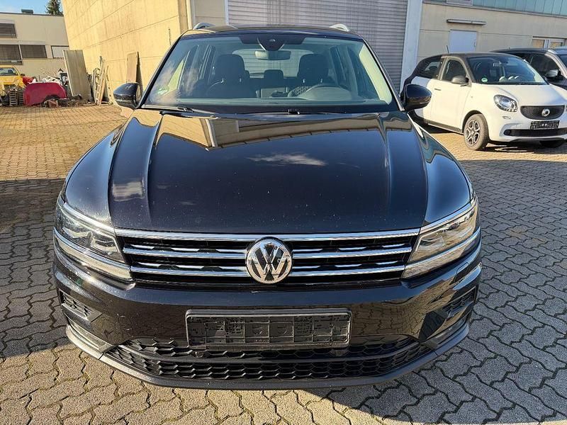 Deep black Gebraucht 2019 VW Tiguan IQ Drive SUV | 19.999 € (Superpreis) - Bild 1/4