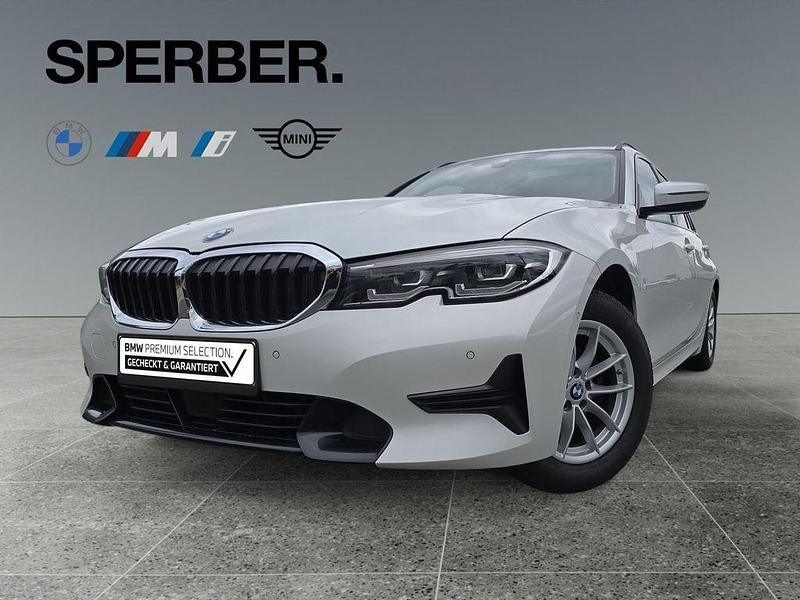 Weiß Gebraucht 2022 BMW 320 Sport Line Limousine | 25.660 € (Superpreis) - Bild 1/4