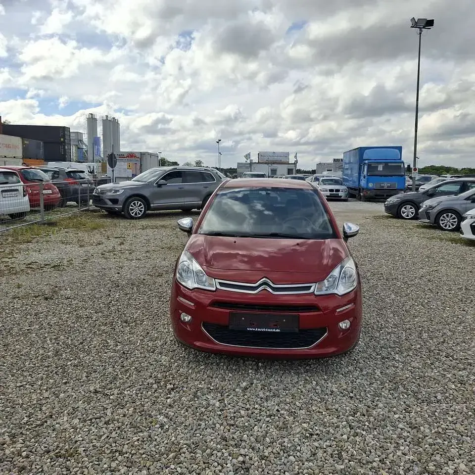 Używany Citroën C3 PureTech 68 KM (50 kW) 2014 Bordeux metallic Sedan/Limuzyna