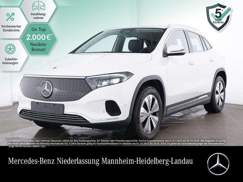 Weiß Gebraucht 2024 Mercedes EQA300 Advanced SUV | 33.890 € (Fairer Preis) - Bild 1/3