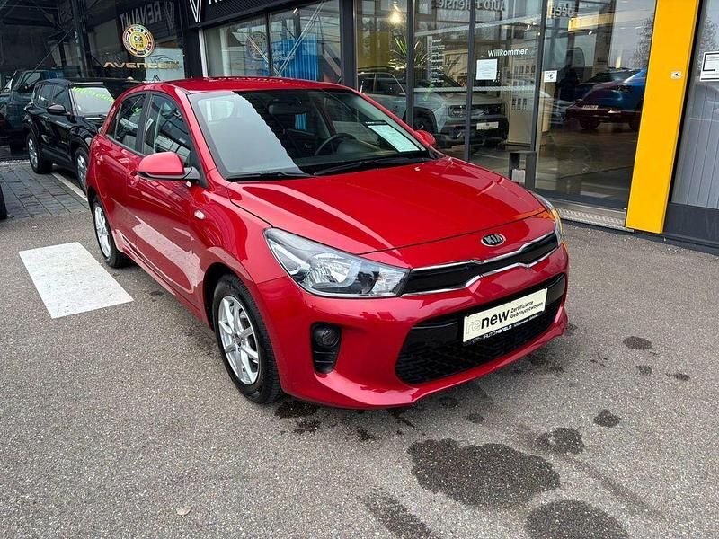 Rot (metallic) Gebraucht 2020 Kia Rio Edition 7 Limousine | 12.800 € (Fairer Preis) - Bild 1/4