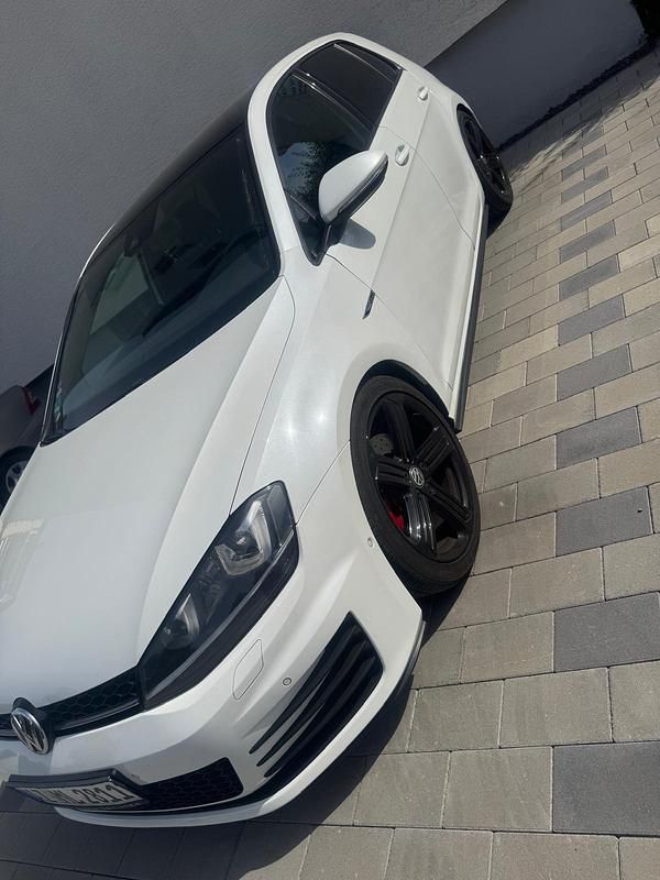 Weiß Gebraucht 2015 VW Golf VII GTD Kleinwagen | 13.900 € (Fairer Preis) - Bild 1/4