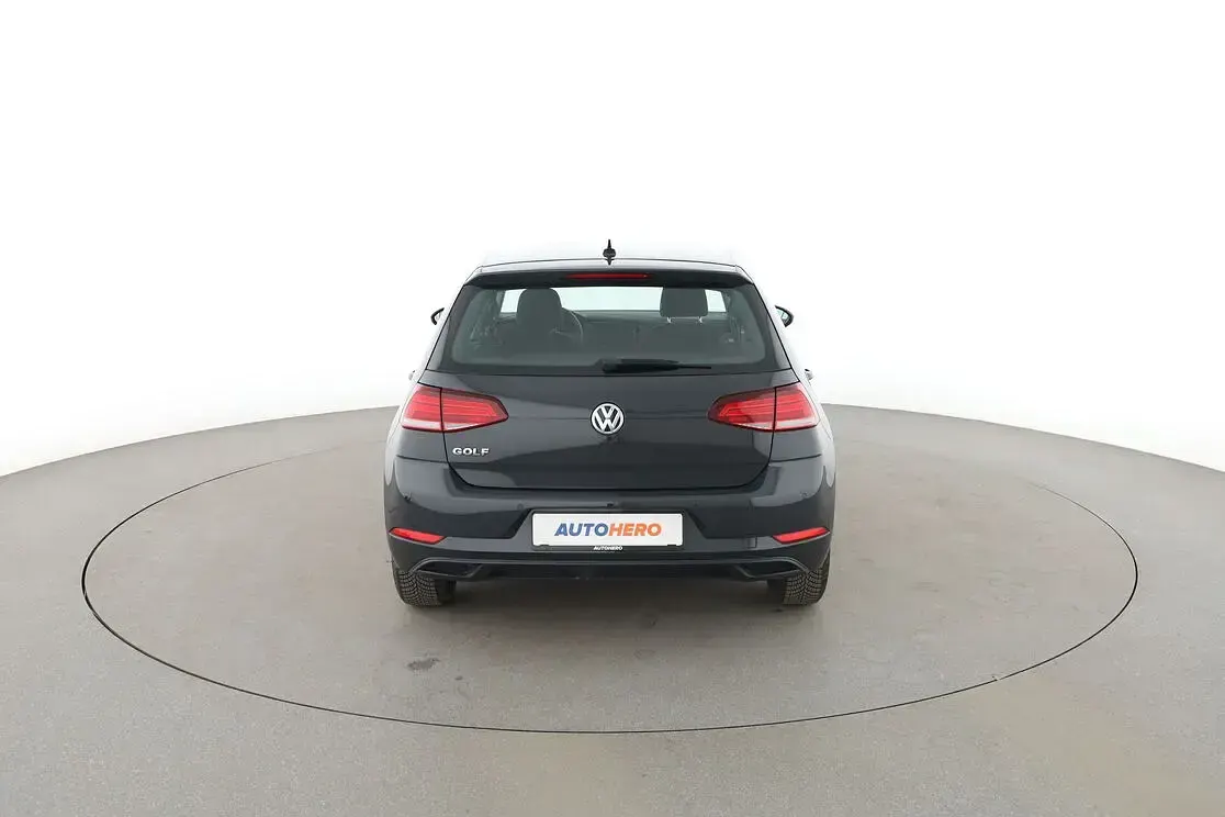 Gebraucht VW Golf VII Trendline 116 PS (85 kW) 2019 Grau Limousine
