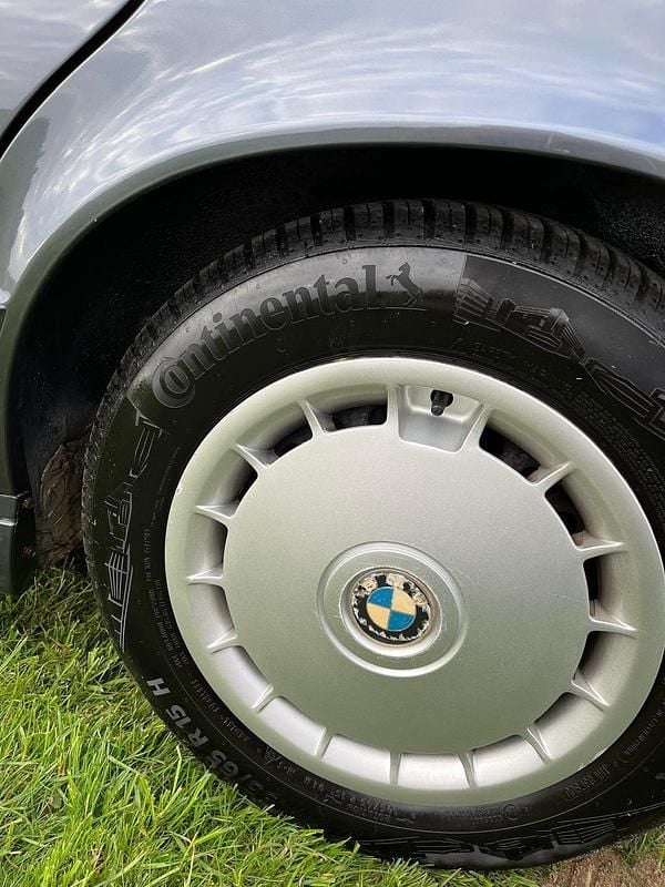 Gebraucht BMW 520 150 PS (110 kW) 1994 Grau Limousine