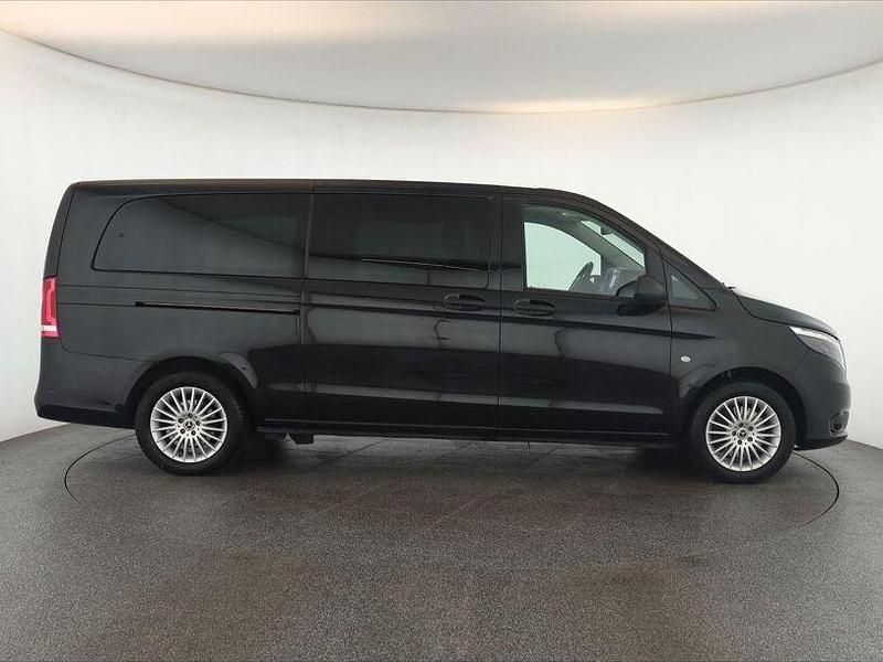 Gebraucht Mercedes Vito 237 PS (174 kW) 2023 Obsidianschwarz metallic Van