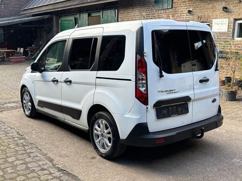 Używany Ford Transit Connect Trend 99 KM (72 kW) 2021 Biały Minivan