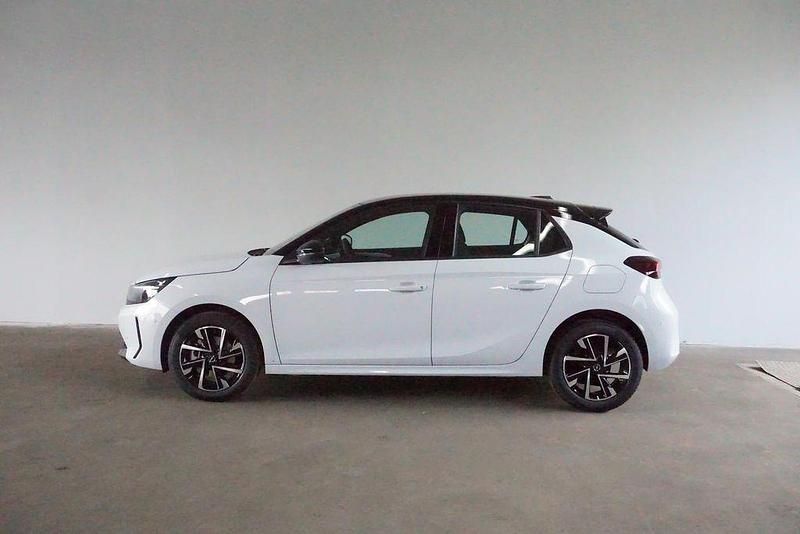 Second-hand Opel Corsa 101 CP (74 kW) 2025 Alb Berlinǎ