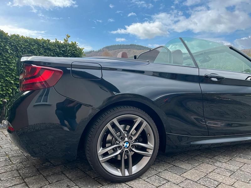 Gebraucht BMW 220 185 PS (136 kW) 2015 Schwarz Cabrio