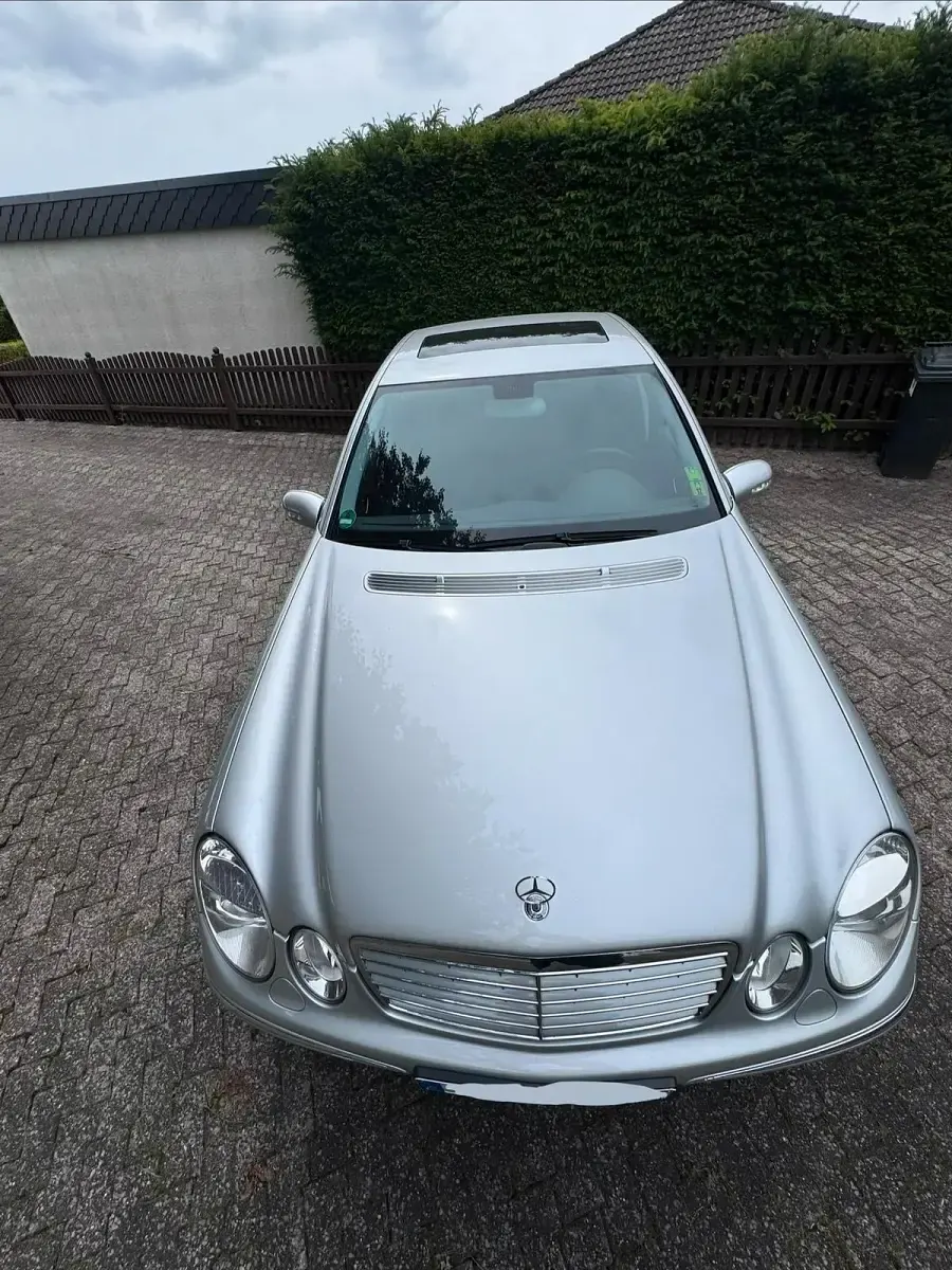 Gebraucht Mercedes E200 163 PS (119 kW) 2005 Silber Limousine