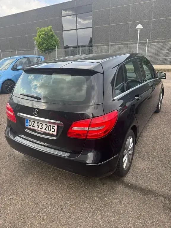 Gebraucht Mercedes B180 109 PS (80 kW) 2013 Kleinwagen