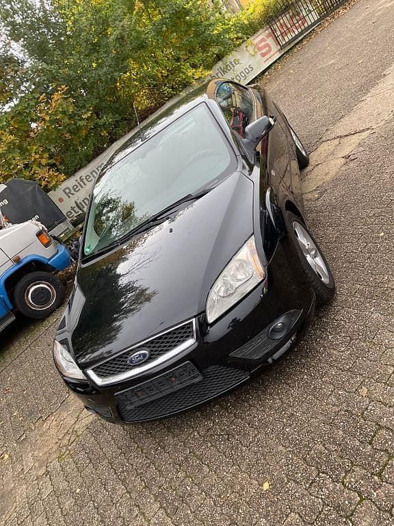 Schwarz Gebraucht 2008 Ford Focus Cabriolet Trend Cabrio | 2.650 € (Guter Preis) - Bild 1/4