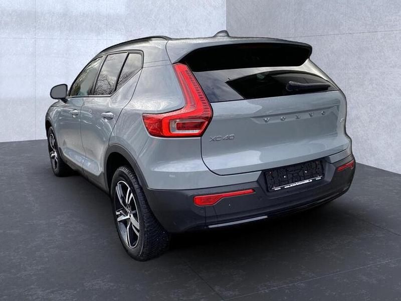 Gebraucht Volvo XC40 Plus 163 PS (119 kW) 2024 Vapour grey / (metallic) SUV
