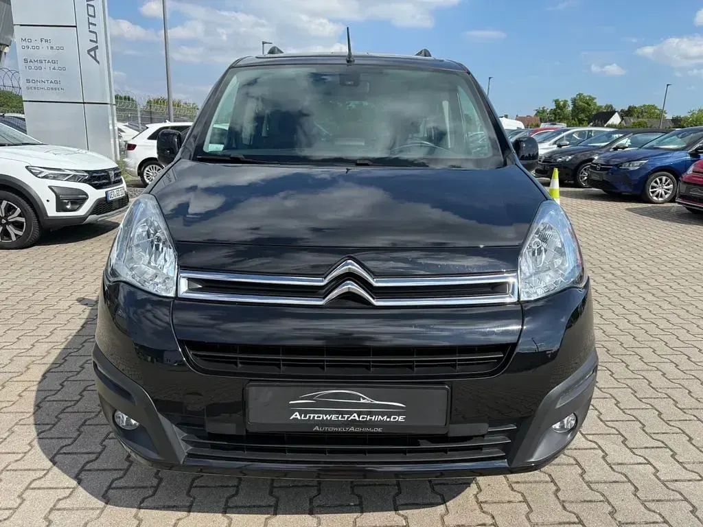 Gebraucht Citroën Berlingo SELECTION 99 PS (72 kW) 2017 Lack onyx schwarz/deckende lac Van / Kleinbus