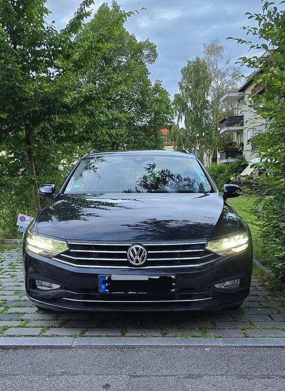 Schwarz Gebraucht 2020 VW Passat Business Kombi | 18.500 € (Fairer Preis) - Bild 1/4