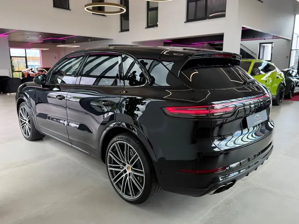 Gebraucht Porsche Cayenne Turbo 549 PS (403 kW) 2018 Schwarz SUV