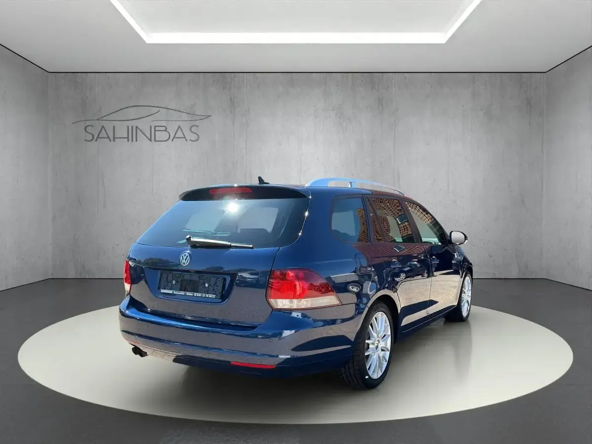 Gebraucht VW Golf VII Match 122 PS (89 kW) 2012 Blau Kombi