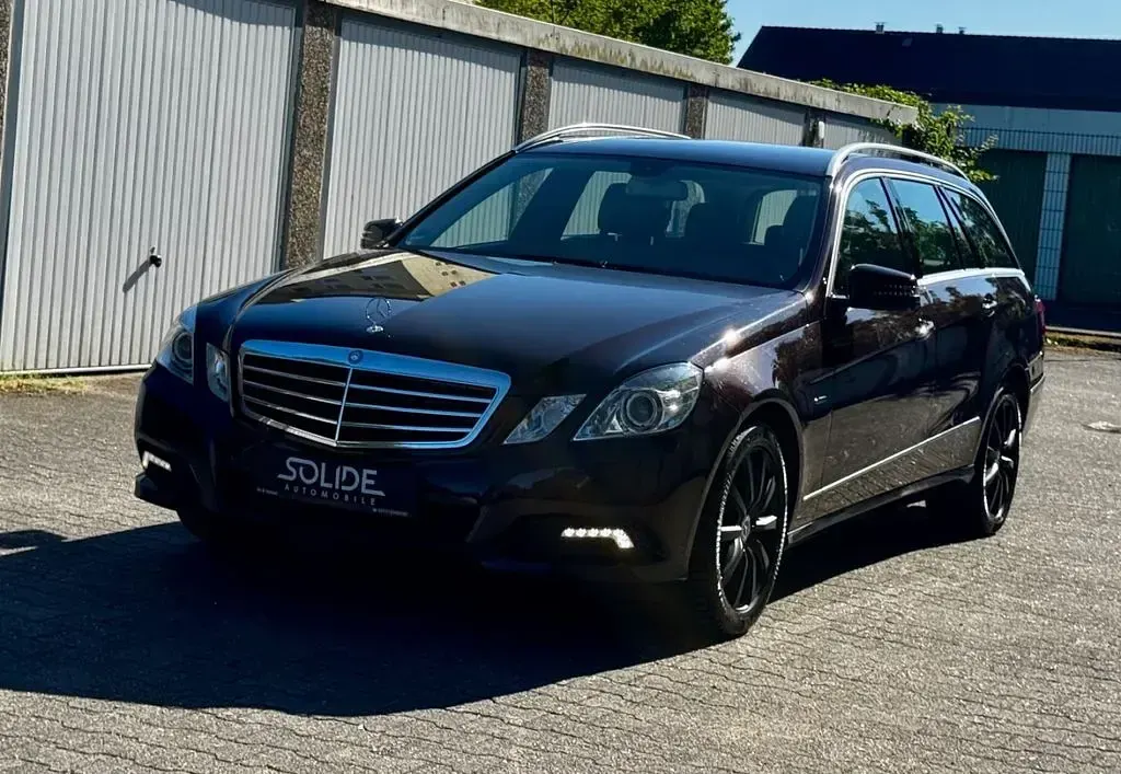 Gebraucht Mercedes E350 231 PS (169 kW) 2010 Braun Limousine