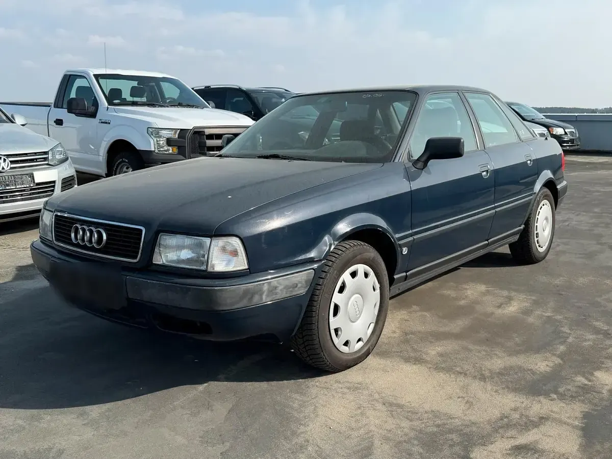 Używany Audi 80 90 KM (66 kW) 1994 Niebieski Sedan/Limuzyna
