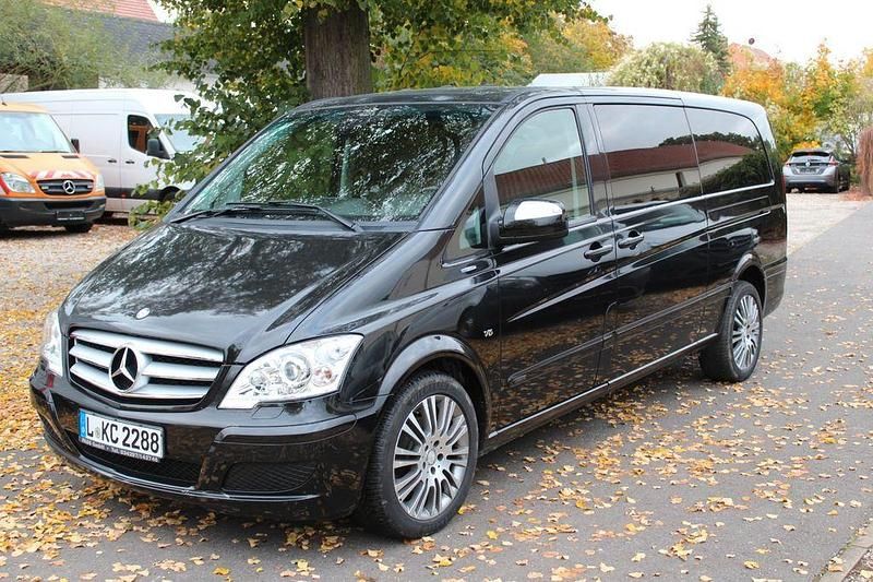 Schwarz Gebraucht 2011 Mercedes Viano Edition Van / Kleinbus | 23.788 € - Bild 1/4