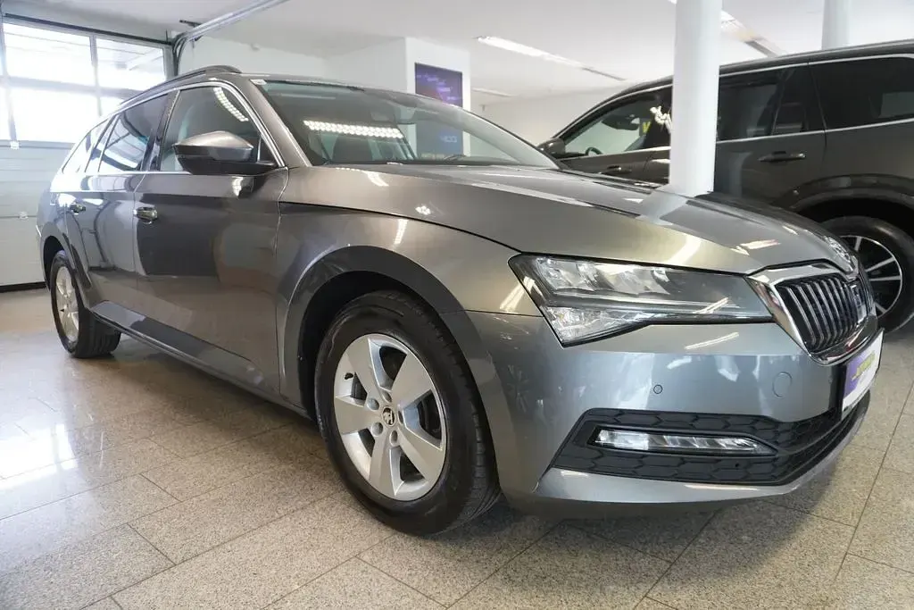 Gebraucht Skoda Superb Ambition 150 PS (110 kW) 2022 Silber Limousine