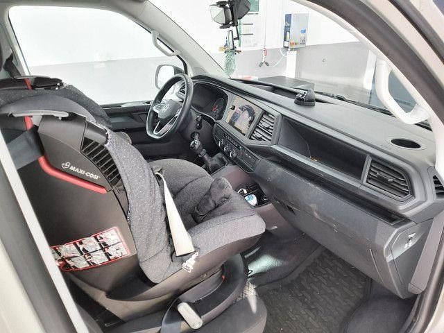 Gebraucht VW Multivan Family 150 PS (110 kW) 2022 6u ascotgrau Van