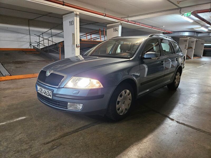Blau Gebraucht 2008 Skoda Octavia Elegance Kombi | 3.199 € (Fairer Preis) - Bild 1/4