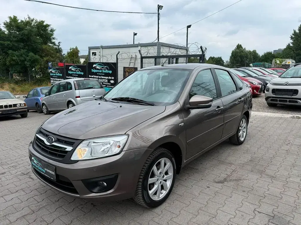 Gebraucht Lada Granta 98 PS (72 kW) 2018 Braun Limousine