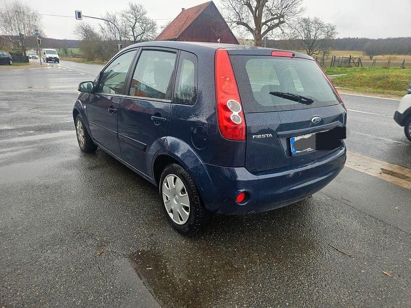 Gebraucht Ford Fiesta Basis 60 PS (44 kW) 2008 Kleinwagen