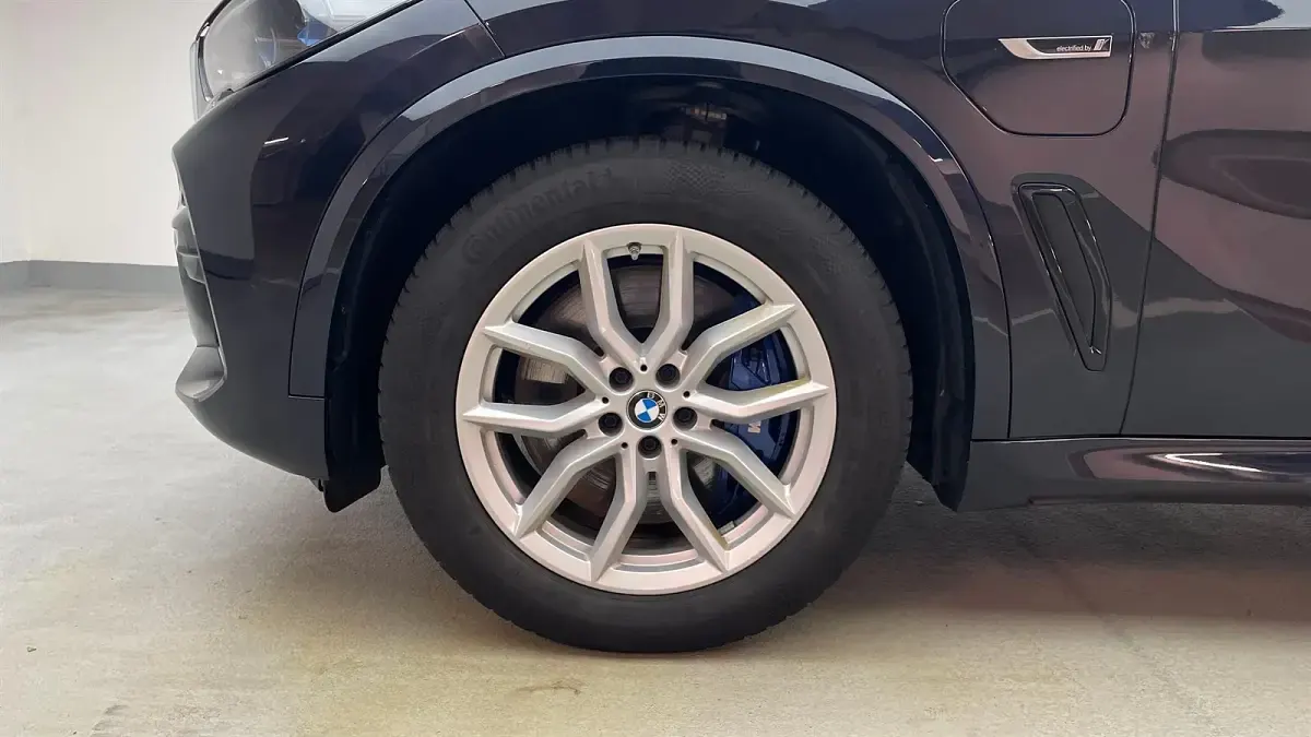 Gebraucht BMW X5 Efficient Dynamics 286 PS (210 kW) 2023 Carbonschwarz metallic SUV