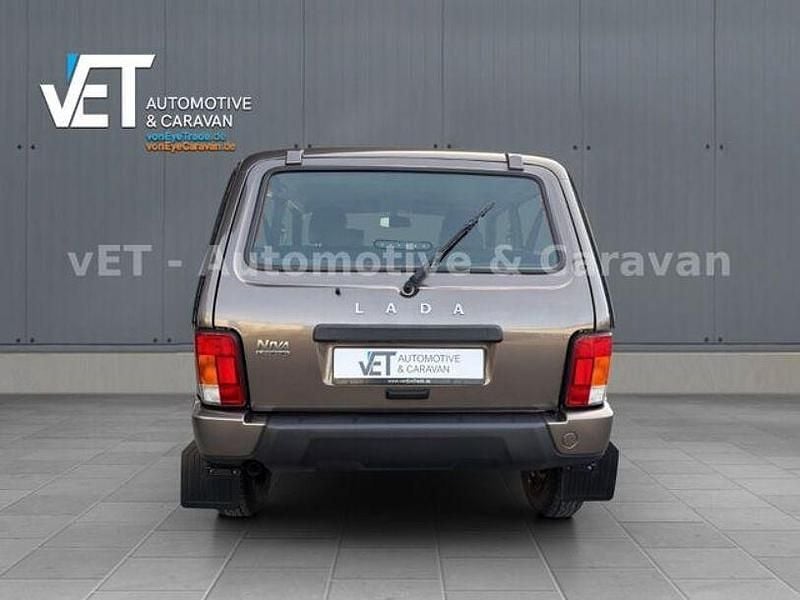 Gebraucht Lada Urban 83 PS (61 kW) 2022 Braun SUV