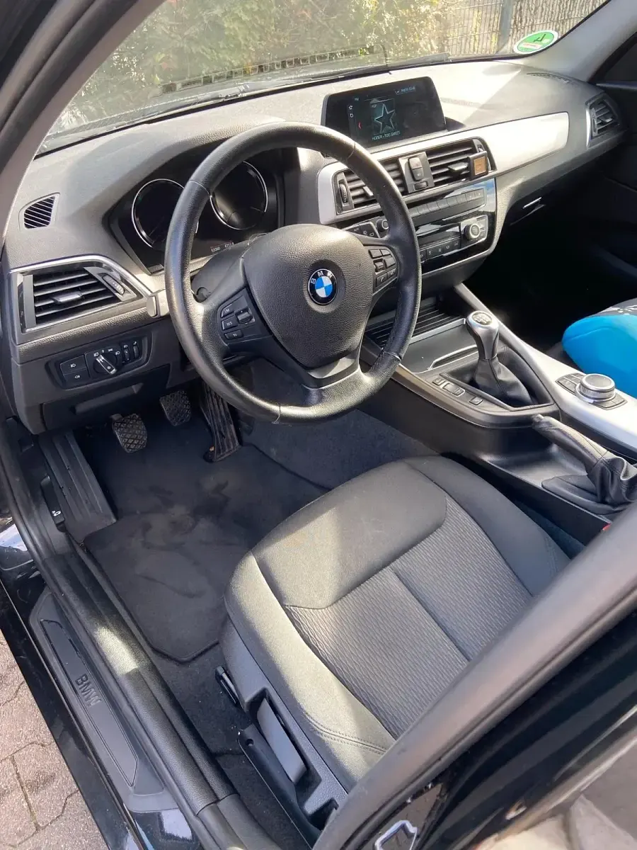 Gebraucht BMW 116 109 PS (80 kW) 2019 Schwarz Kleinwagen