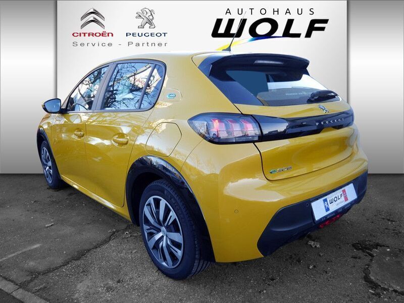 Gebraucht Peugeot e-208 Active 100 kW (136 PS) 2020 Gelb Kleinwagen