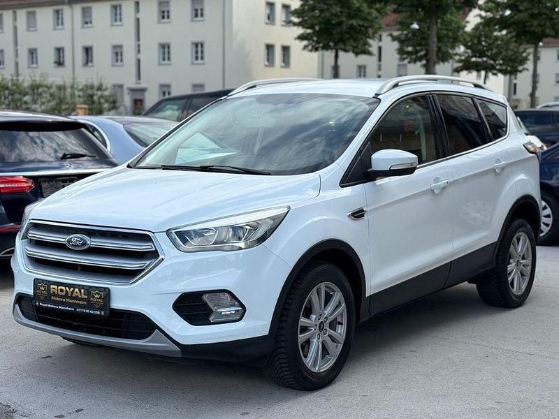 Weiß Gebraucht 2018 Ford Kuga Cool & Connect SUV | 12.999 € (Guter Preis) - Bild 1/4
