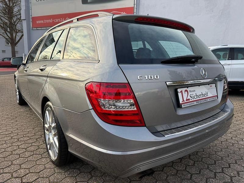 Gebraucht Mercedes C180 156 PS (114 kW) 2011 Silber Kombi