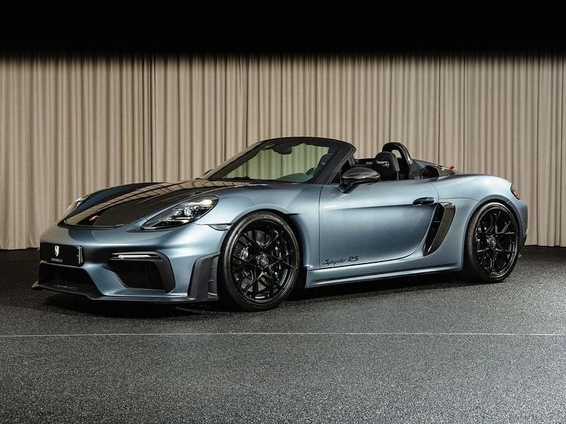 Grau Gebraucht 2025 Porsche 718 Spyder Chrono Cabrio | 166.600 € (Etwas zu teuer) - Bild 1/4