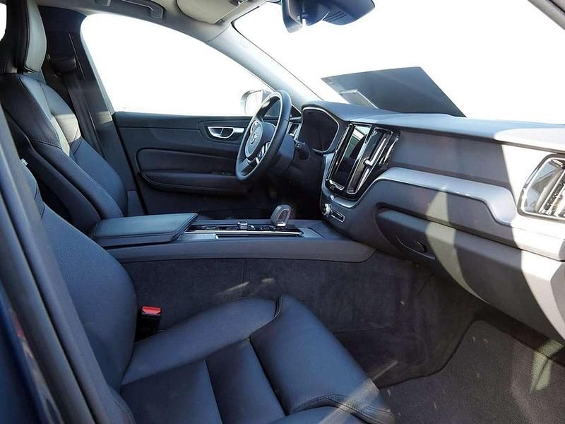 Gebraucht Volvo XC60 Plus 197 PS (144 kW) 2022 Denim blue SUV