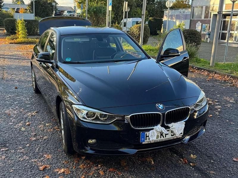 Schwarz Gebraucht 2014 BMW 316 Limousine | 11.499 € (Guter Preis) - Bild 1/4