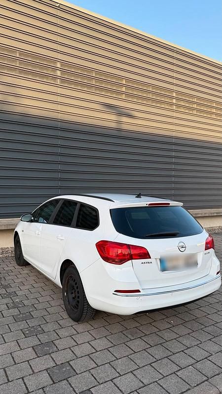 Gebraucht Opel Astra 125 PS (91 kW) 2012 Weiß Kombi