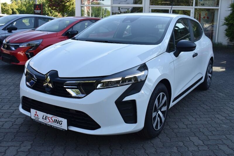 Gebraucht Mitsubishi Colt Basis 67 PS (49 kW) 2024 Weiß Limousine