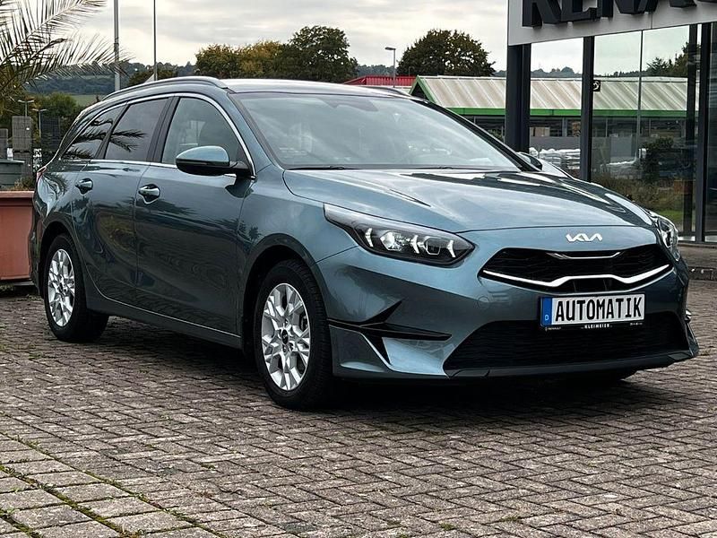 Blau Gebraucht 2025 Kia Ceed Sportswagon Kombi | 23.300 € (Guter Preis) - Bild 1/4