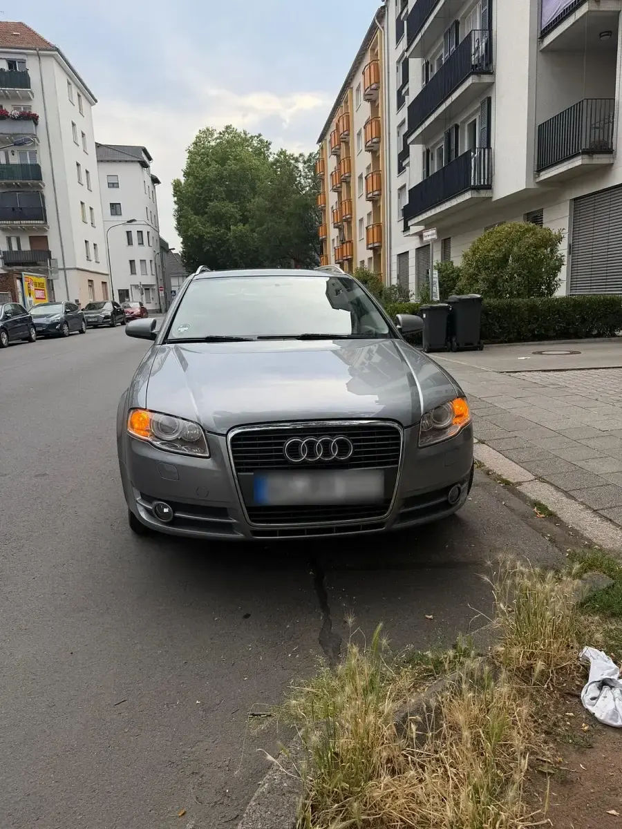 Gebraucht Audi A4 140 PS (102 kW) 2005 Grau Limousine