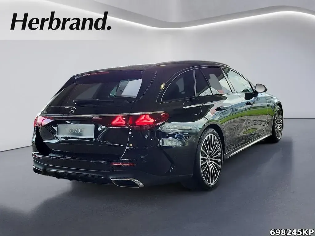 Gebraucht Mercedes E300 AMG line 313 PS (230 kW) 2025 Metalliclack obsidianschwarz Kombi