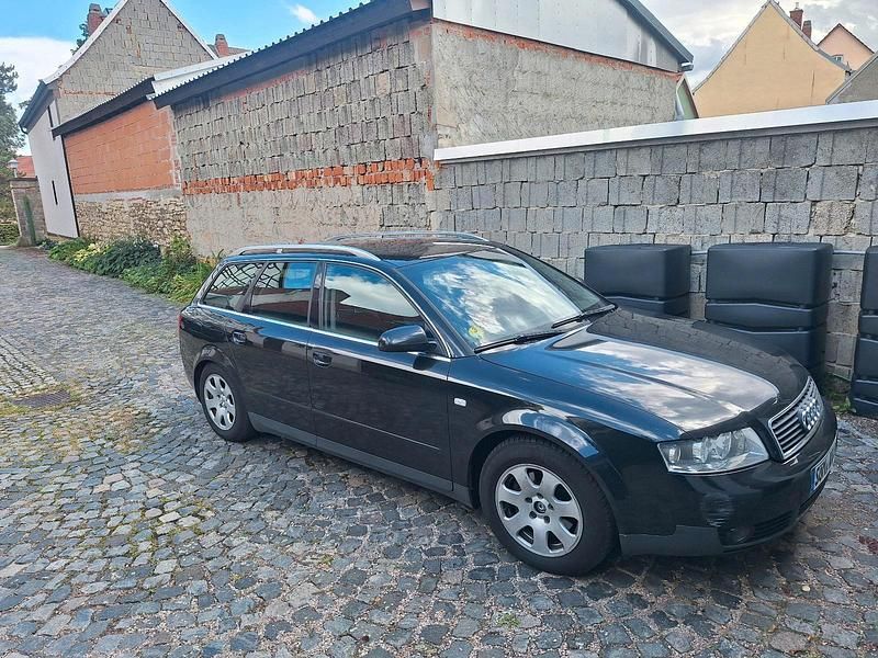 Schwarz Gebraucht 2002 Audi A4 Kombi | 1.000 € (Superpreis) - Bild 1/4
